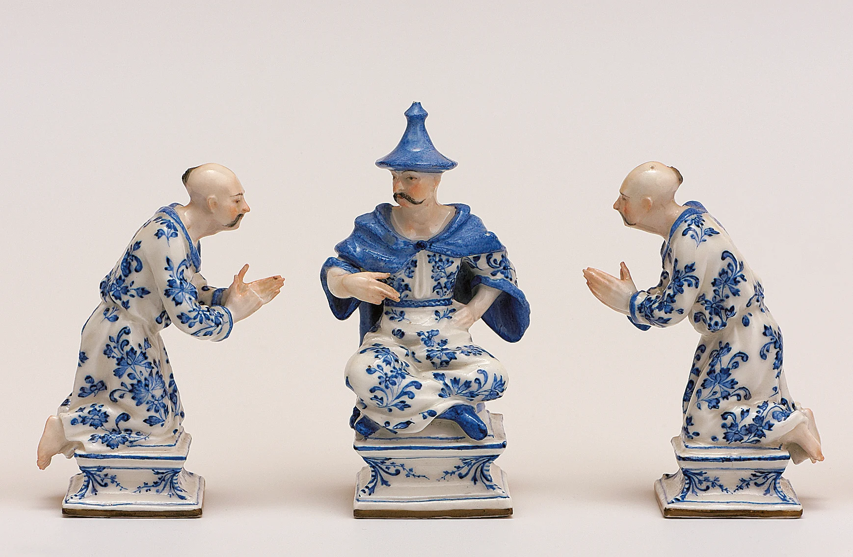 Figuren eines Schachspiels nach chinesischer Art, Meißen, um 1740, Porzellan, Inv.Nr. L051 © Museen der Stadt Bamberg