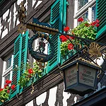 Der Brauereiausleger am Brauereiausschank  "Schlenkerla"