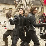 Die drei Musketiere kämpfen in der Alten Hofhaltung. Mehrere Szenen des 2011 erschienen Film "Die drei Musketiere" wurden in Bamberg gedreht.