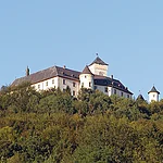 Schloss Greifenstein, im Besitz des Grafen Schenk von Stauffenberg, thront hoch auf einem Felsen über dem  Markt Heiligenstadt in der Fränkischen Schweiz.