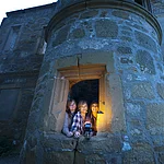 Die Giechburg, malerisch auf einem Höhenrücken über dem fränkischen Jura gelegen, verbindet geheimnisvolle Geschichte mit einer atemberaubenden Aussicht und gilt als echter Geheimtipp für Naturliebhaber und Wanderfreunde.