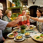 Bambergs Brauereien locken mit köstlichen Bierspezialitäten und regionalen Produkten