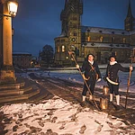 Die Bamberger Nachtwächter auf dem verschneiten Domplatz