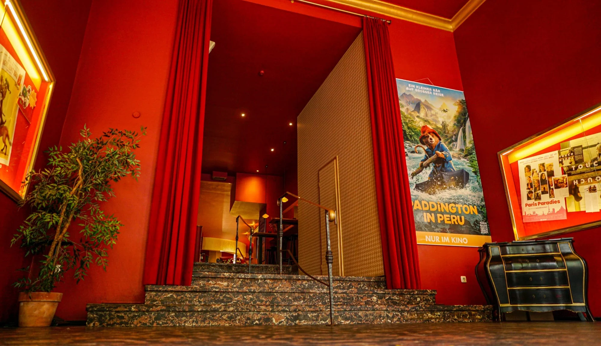 Das Filmtheater bietet ausgezeichnetes Programm mit Schwerpunkt Familienfilm, großes Arthaus, Best-Ager-Kino, Originalversionen und Previews