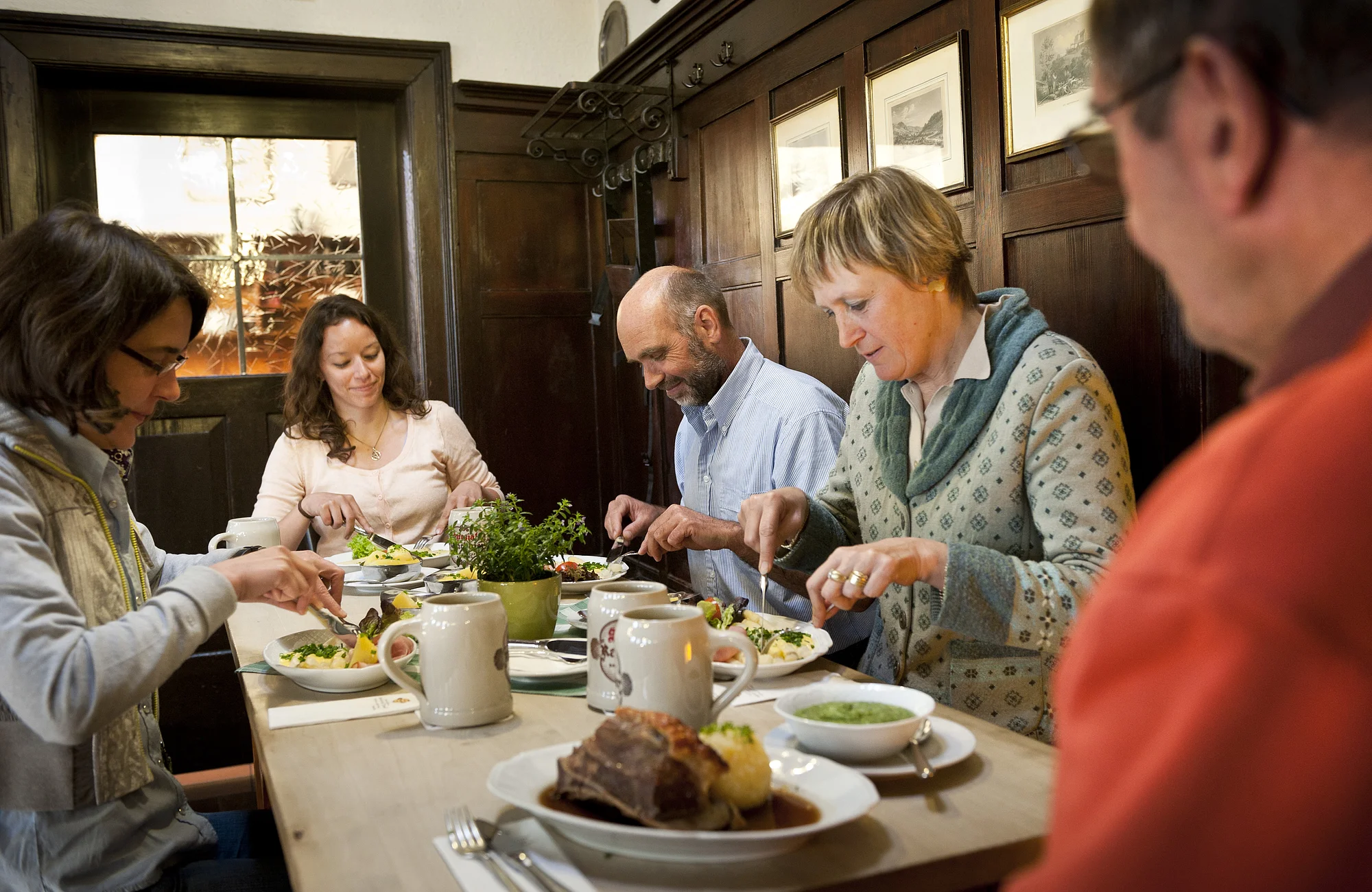 Kulinarisches Bamberg entdecken Bamberg begeistert mit kulinarischer Vielfalt und echter Genusskultur.