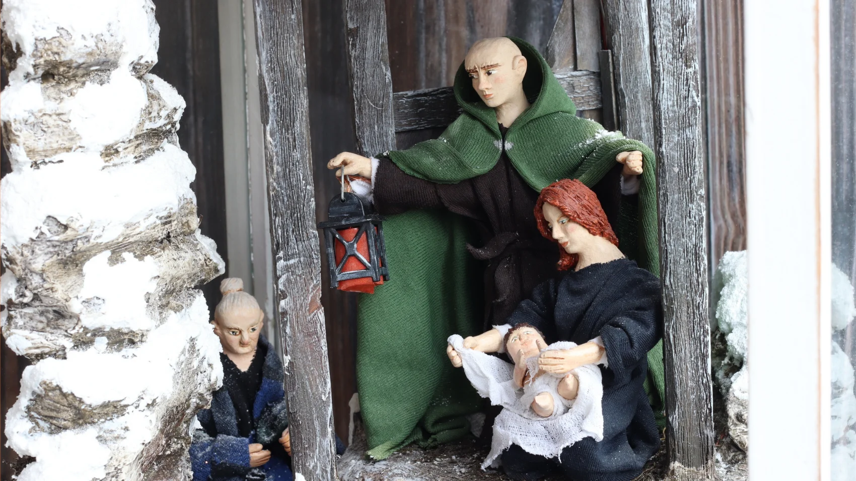 Schneelaterne - Detail Krippengeschichten - Ausstellung in der Universität Bamberg 2025/2026.