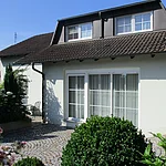 5-Sterne-Ferienhaus mit Vorgarten und Terrasse