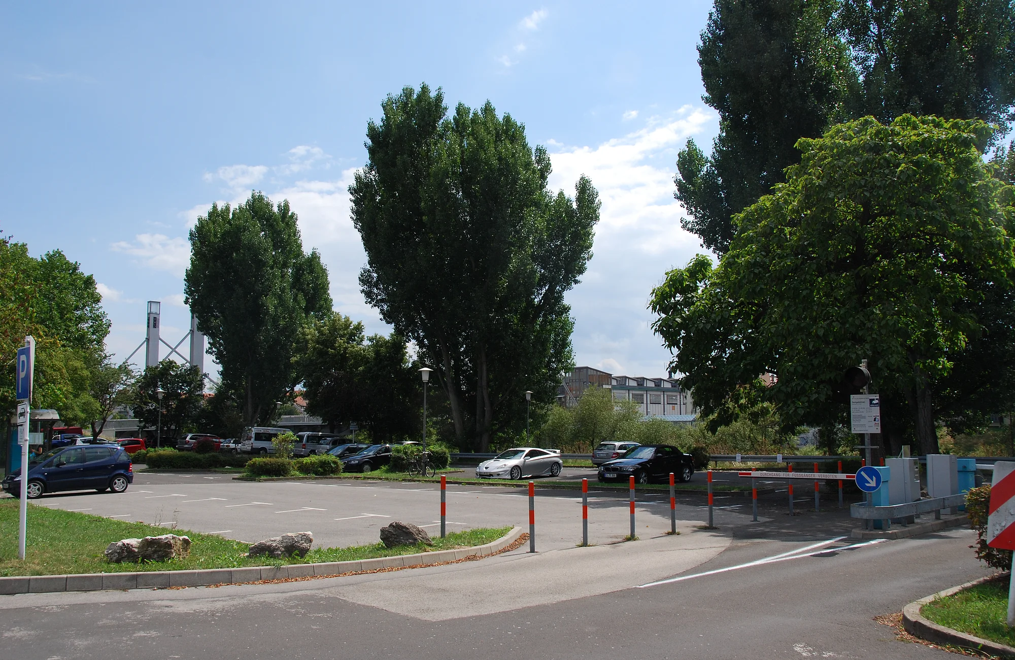 Ein Foto des Parkplatzes Altes Hallenbad der Stadtwerke.