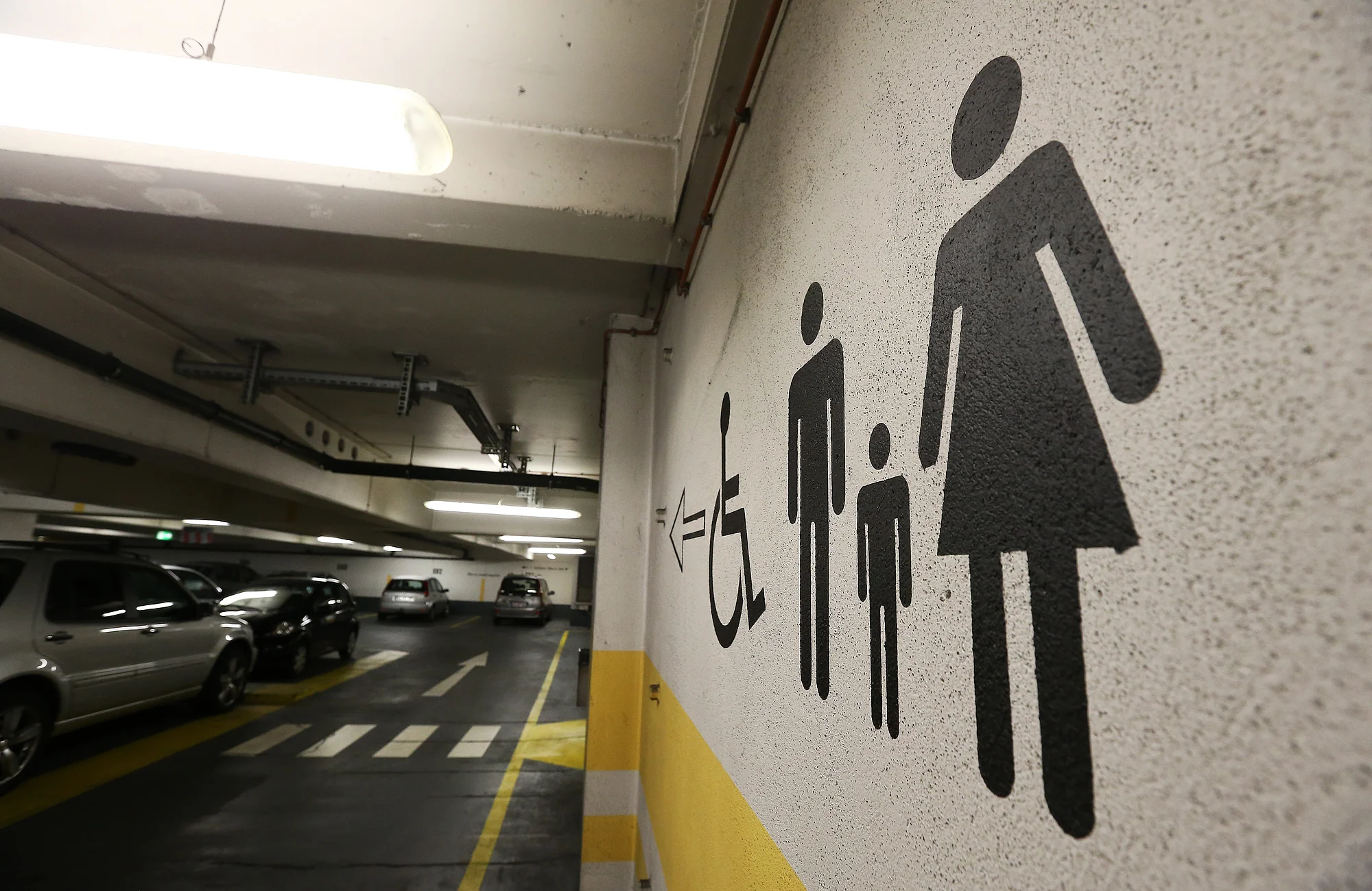 Parkplätze / Parkhäuser und Park & Ride in BambergFoto: © Daniel Löb  für Stadtwerke BambergWiesenstrasse 28, 96114 HirschaidMobil: 0171/4157296Bankverbindung: Commerzbank Nürnberg vormals Dresdner Bank Nürnberg BLZ: 760 800 40 / Konto: 3 693 247 59 *** Local Caption *** Foto ist honorarpflichtig zzgl. gesetzl. MwSt.  von 7 %