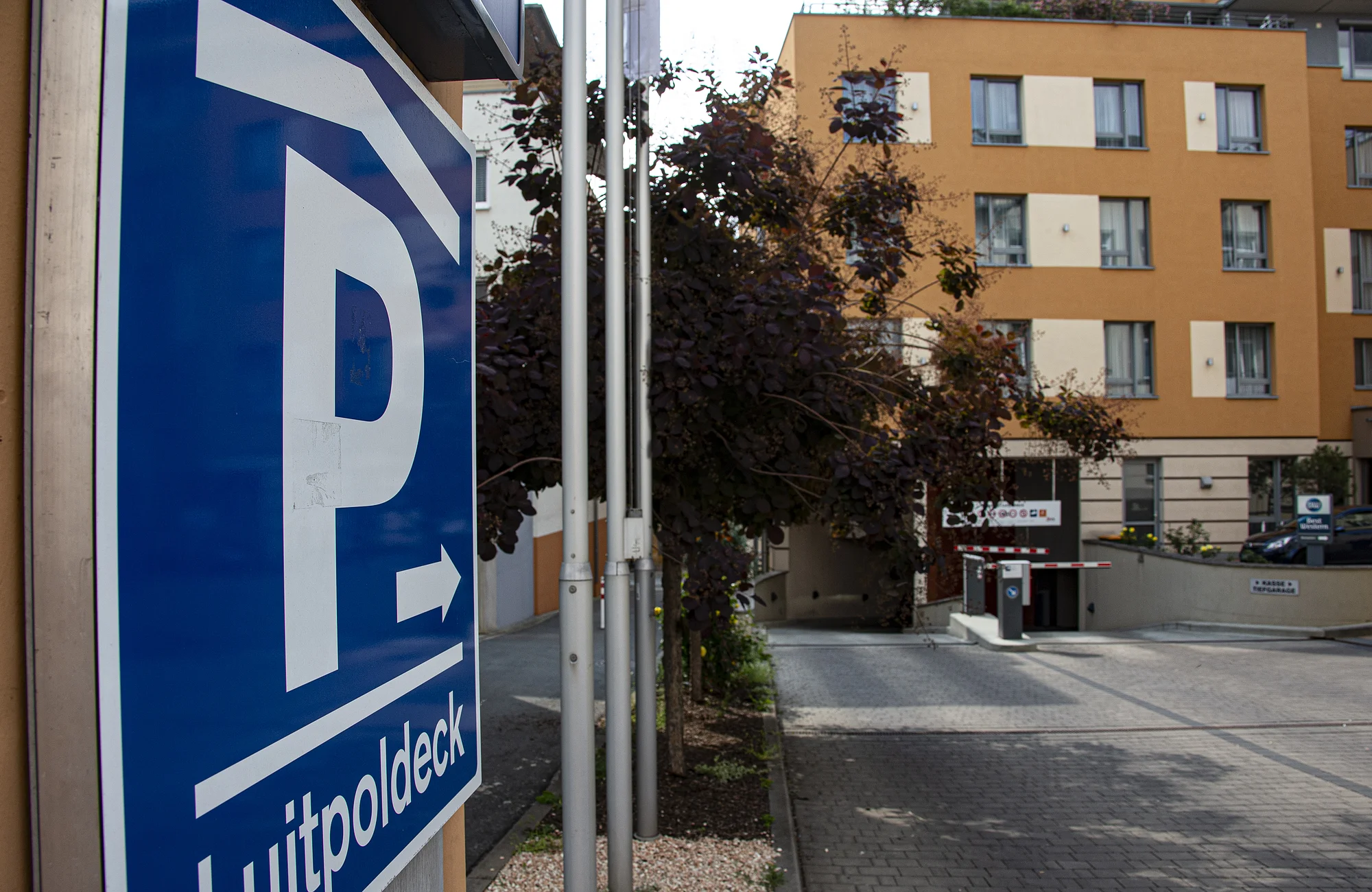 Ein Foto der Einfahrt zum Parkhaus Luitpoldeck.