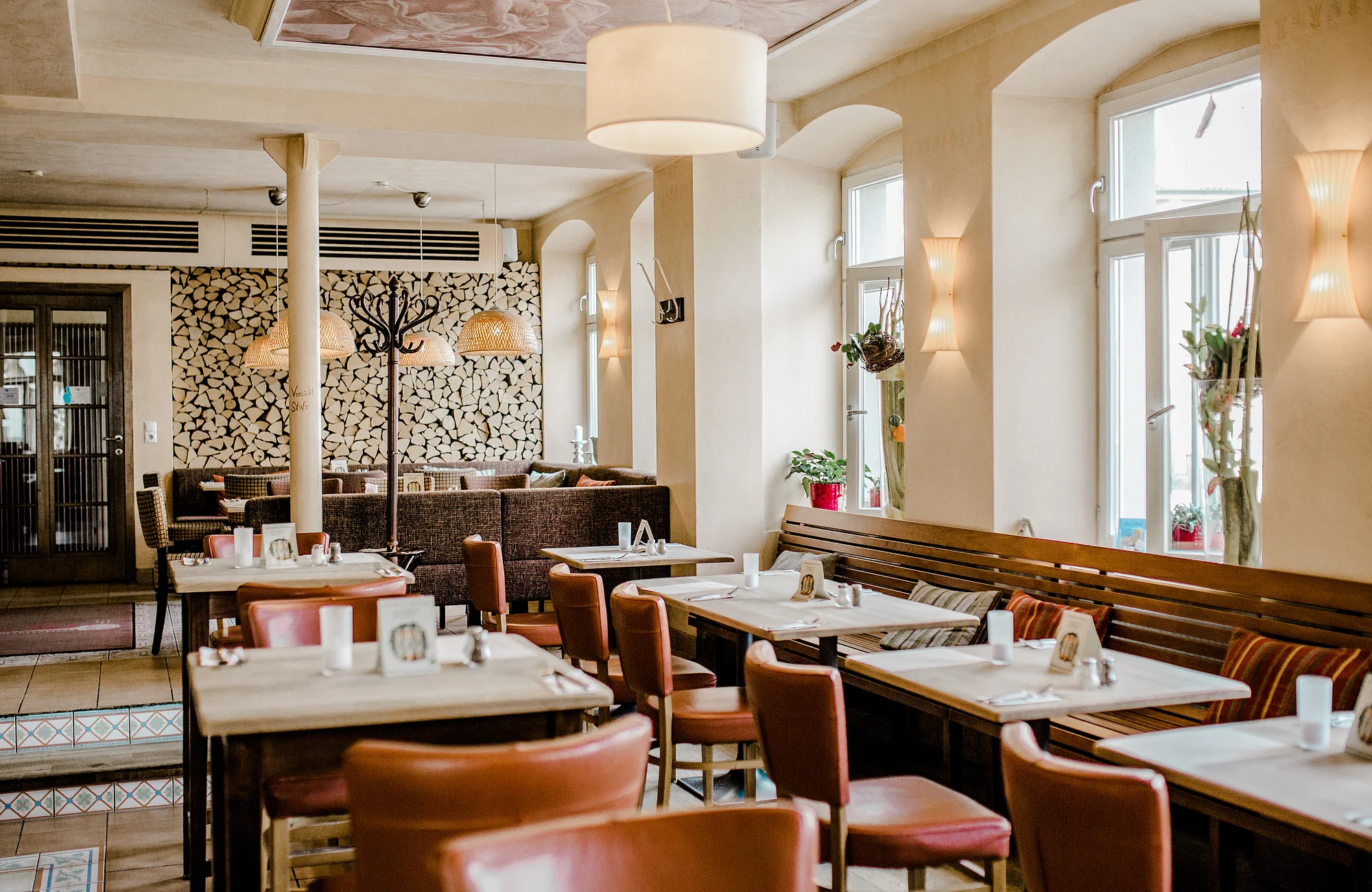 Salino Holzofenpizza Foto des Innenlebens des Restaurants Salino in Bamberg.