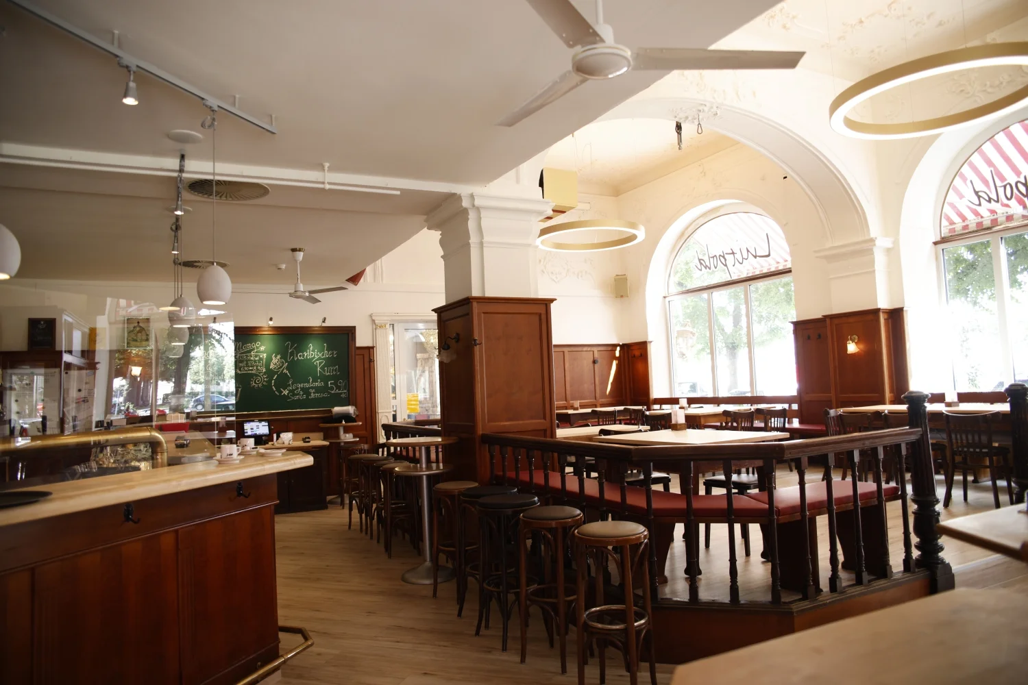 Luitpold Bamberg Foto des Cafes Luitpold in Bamberg von innen.