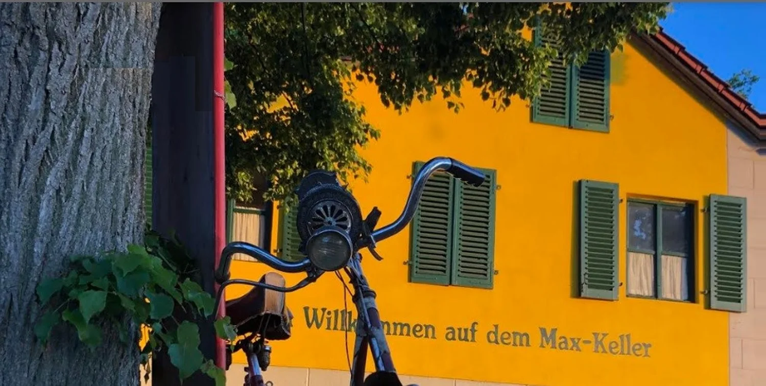 Foto des Gebäudes des Max Kellers in Ampferbach im Bamberger Land.