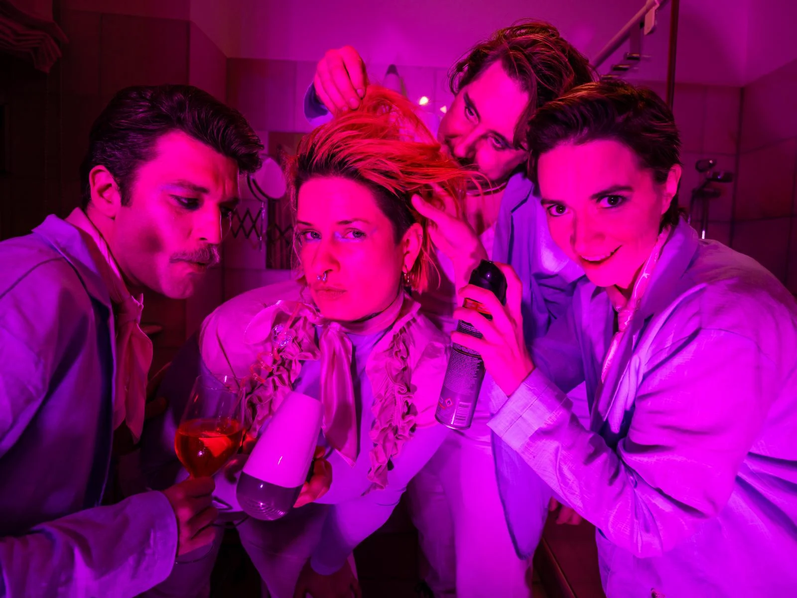 ArtEast: Die Polizei (nach Sławomir Mrożek)