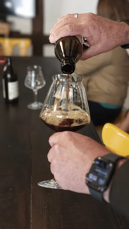 Bei der neuen Themenführung "Mit 0,nix durch Bamberg" wird Bamberger Rauchbier ohne Alkohol gekostet.