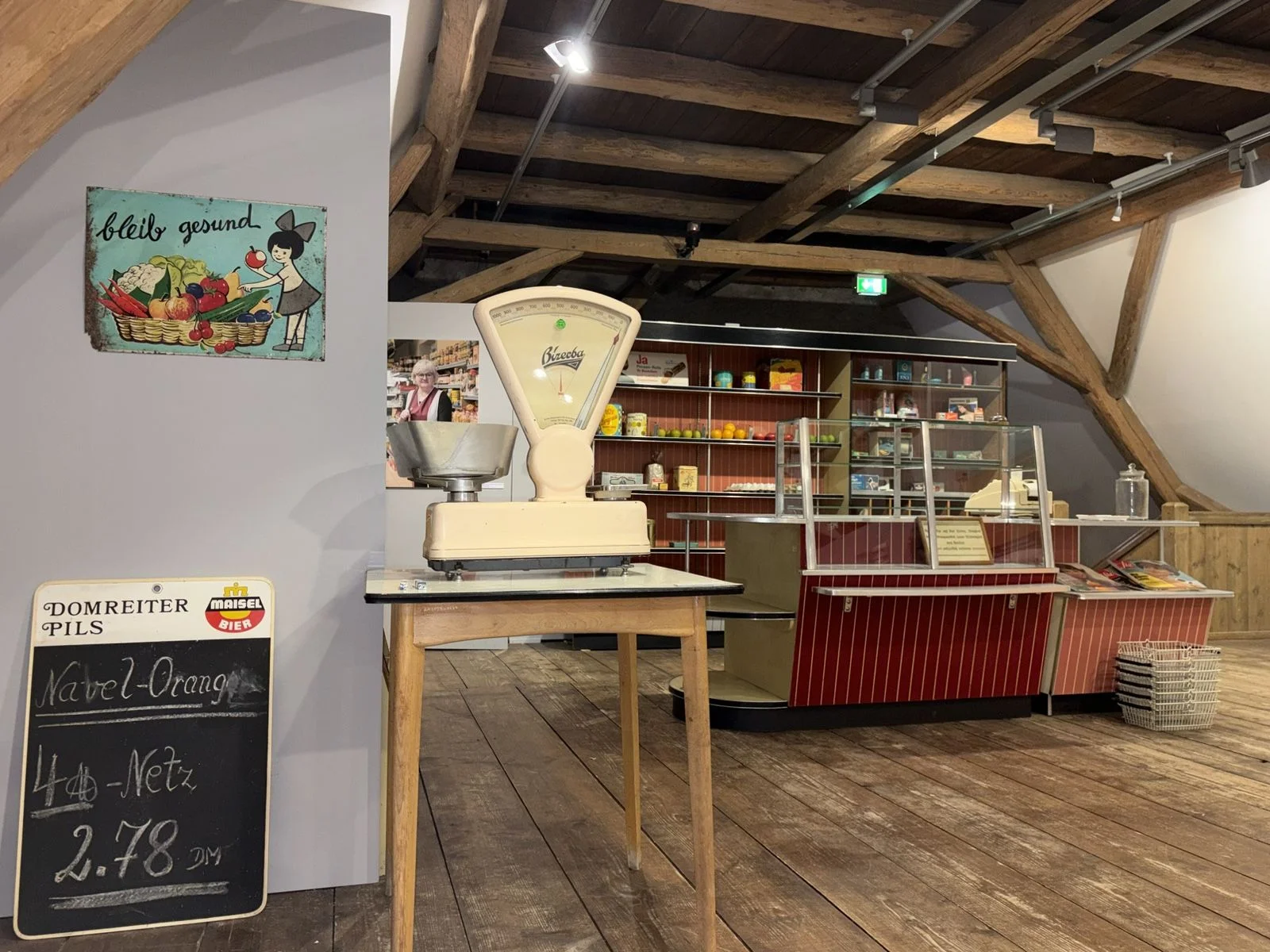 Nachbau eines Tante Emma Ladens Nachbau eines Tante Emma Ladens im Bauernmuseum Bamberger Land.