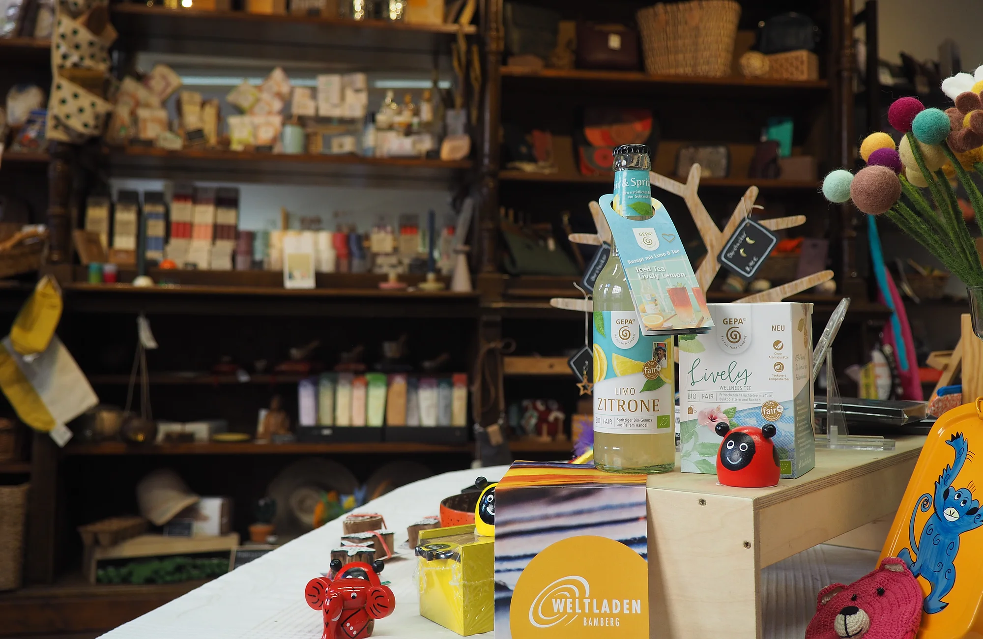 Ein Foto des Weltladens Bamberg von innen.