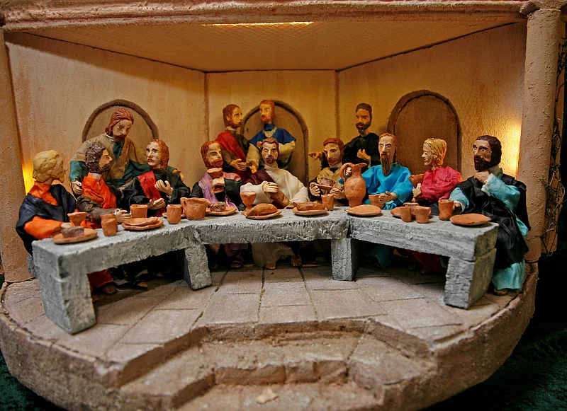 Das Abendmahl Osterausstellung im Krippenmuseum "Alte Schule hirschaid" mit Passionskrippen und Ostereiern aus aller Welt.