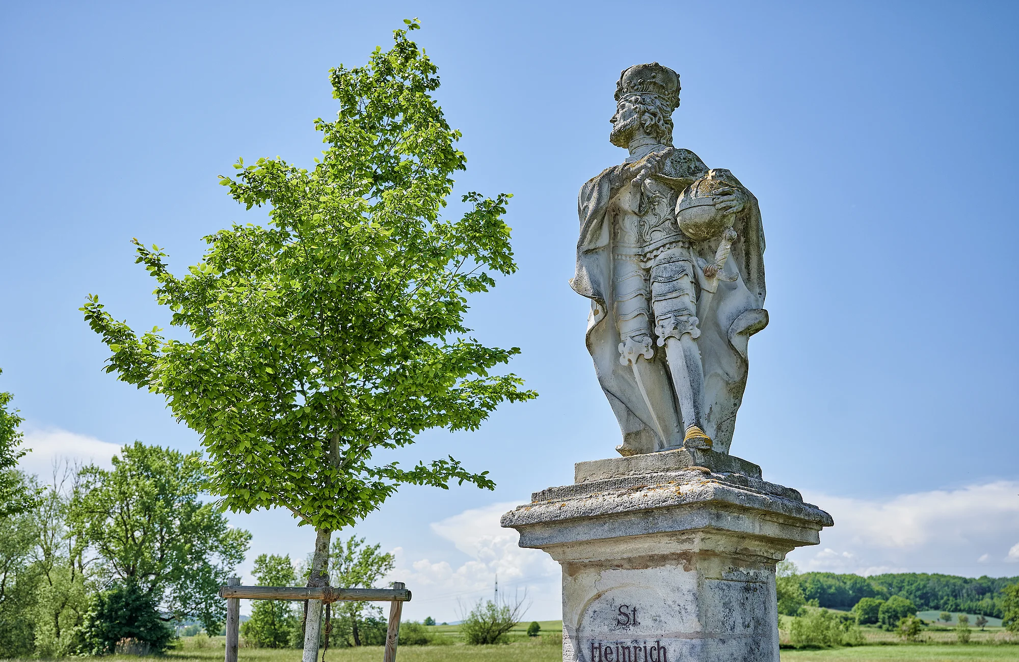 Eine der Heiligenfiguren auf der Brücke bei  Grasmannsdorf